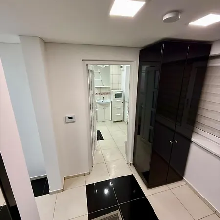 10 Minutes From The Center דירה